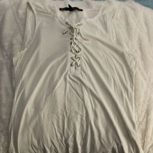 White House Black Market White Tank NWOT